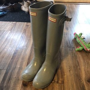 Grayish blue hunter rain boots